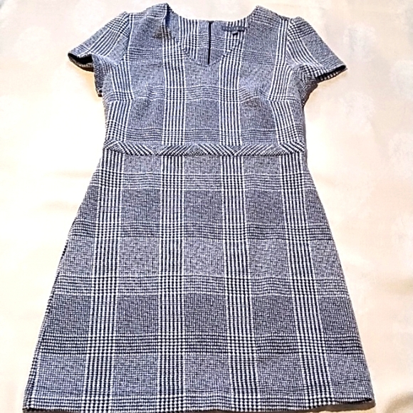 Sharagano Dresses & Skirts - Sharagano black and white, knee length dress. Size 10. "HOST PICK". EUC.